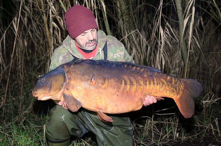 AdvancedCarpMag's tweet photo. Here it is folks... 68lb 1oz. Well done Dean Fletcher, a moment we're sure you'll never forget! #British#Record https://t.co/6V7wnXd7qv