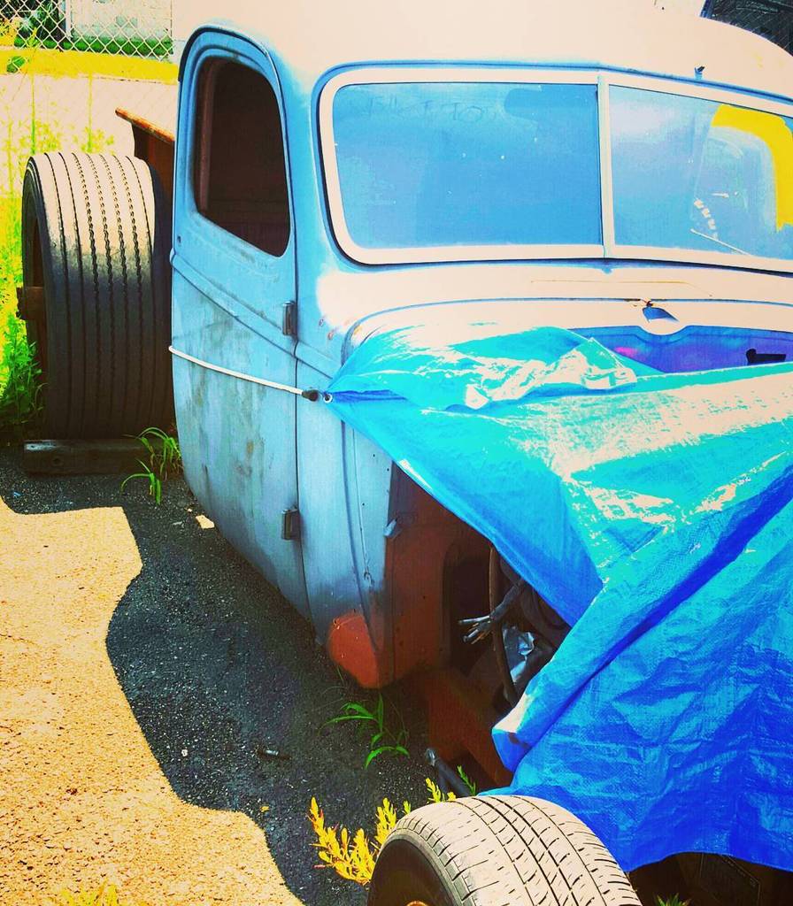 oldcar_photo's tweet photo. "In three words I can sum up everything I've learned about life:it goes on." #robertfrost #poet #poetry #poetsofins… https://t.co/zMSOcrNF6R
