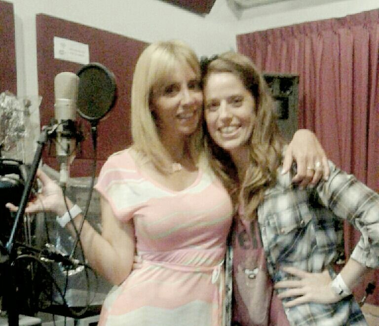 Con mi amiga <a href="/MechiBove/">Mechi Bove</a> grabando para <a href="/ynqhstandup/">YNQH Stand Up</a> !!! #gracias