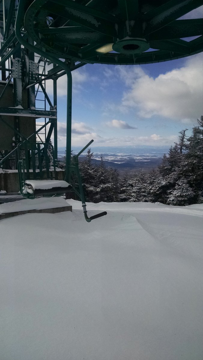 gamedore's tweet photo. Powder turns @madriverglen this morning. #earningturns #singlechair #HikeVT https://t.co/CzX3VZNNjm https://t.co/8Mgn90IP8m