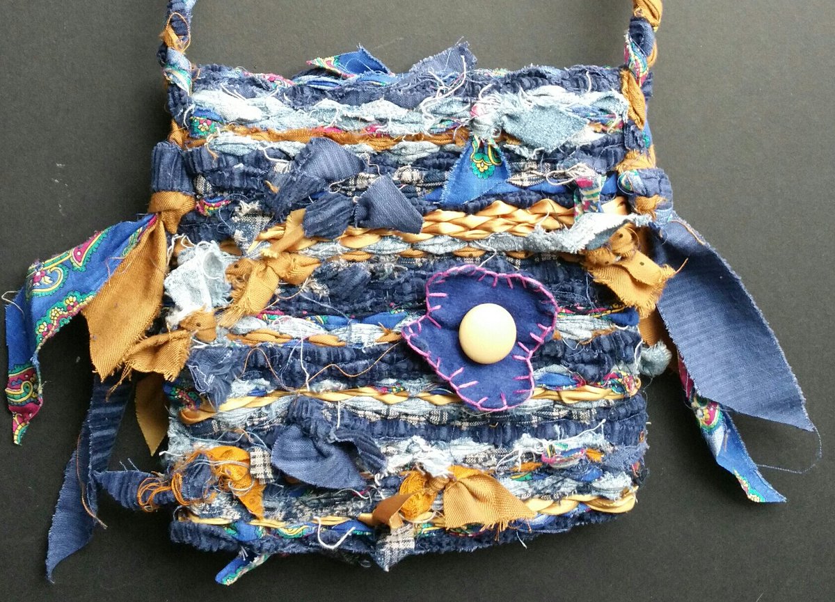 SusanCalvert's tweet image. Handmade w/ carpet thread 4 strength 8x8', 34" braided strap, $30. #FabricScrapPurse #ShabbyChicHandbag #Accessories