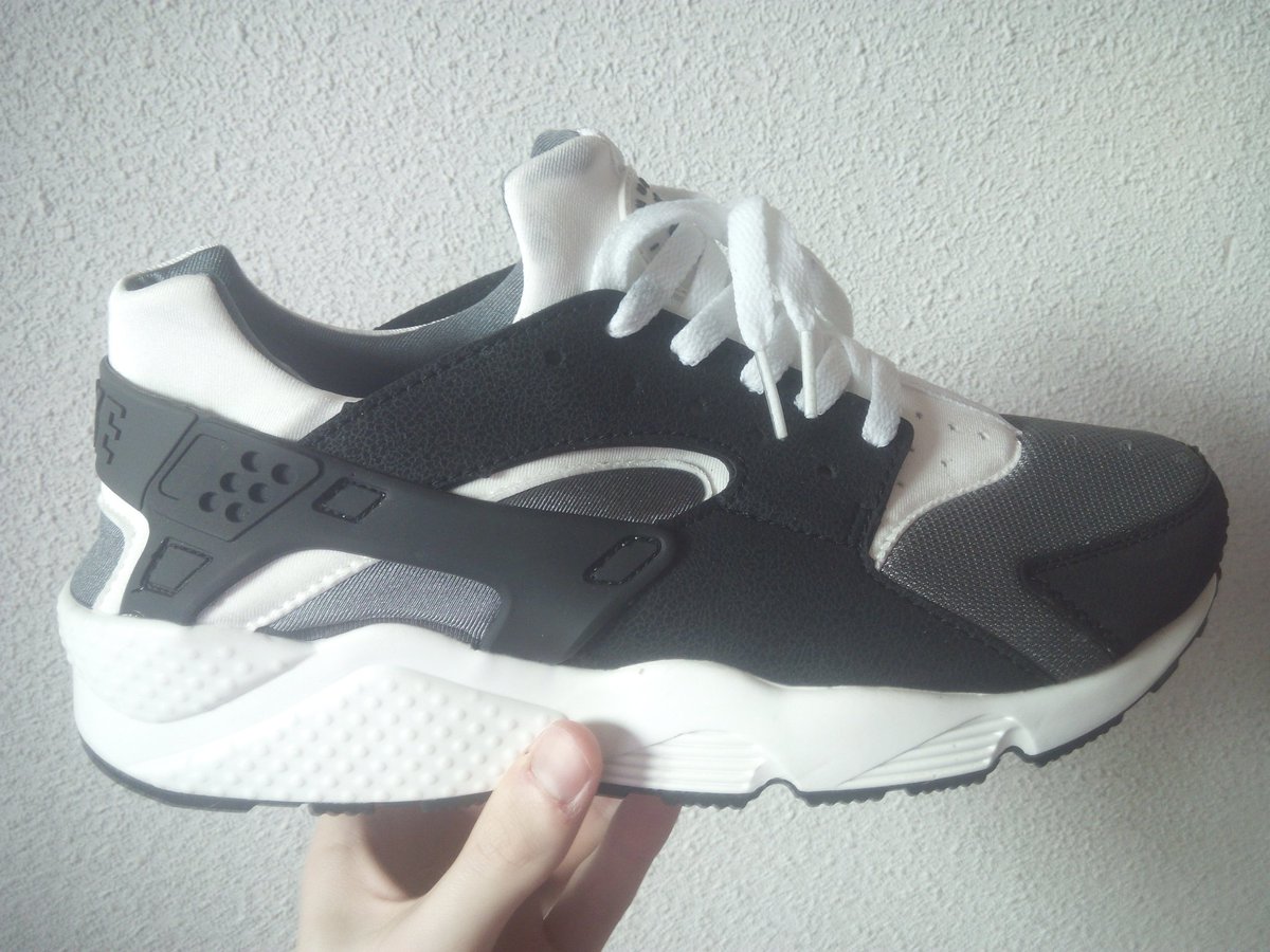 ThatStreetStyle's tweet image. Nike Air Huarache listas para enviar
