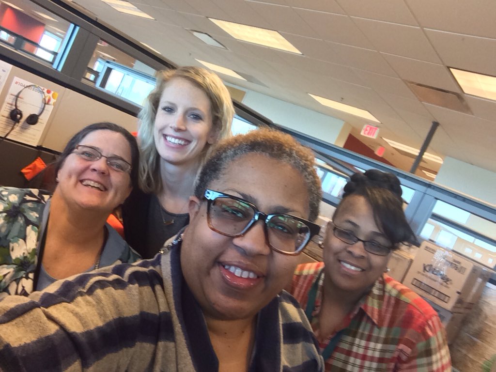 GasSouthCares's tweet photo. Reason 2 of 10, my awesome co-workers! #10YEARSOFGASSOUTH https://t.co/z7sfVcD0kw
