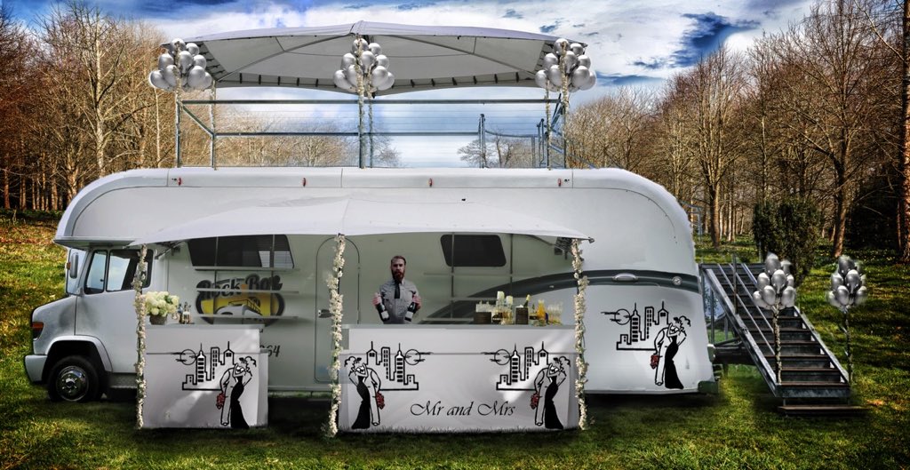 _RockBox_'s tweet photo. #weddinghour AND #WeddingWednesday. Hire the ultimate #RV event vehicle for your special day #retro #brides  >> https://t.co/u17fCzZkxO