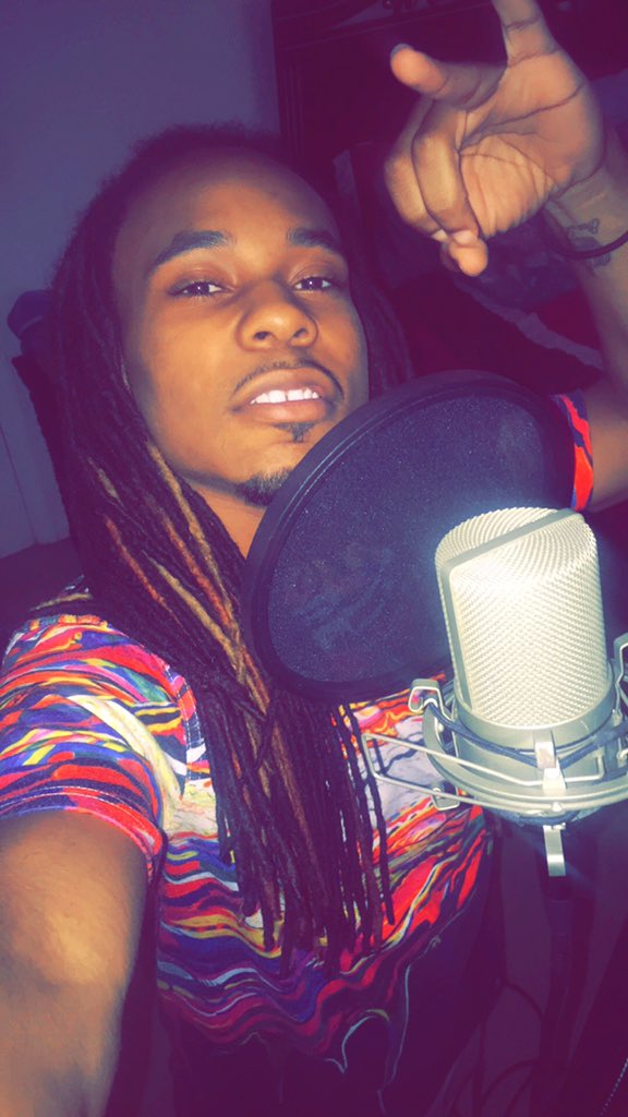 Young2Owe's tweet image. New music on the way!!!!!!!!!! #StayDown #GFS #TyLand #CLATT