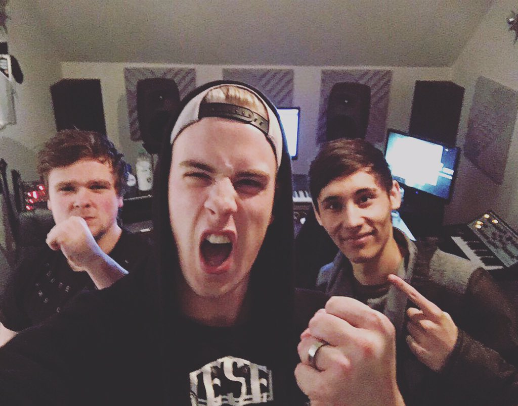sub_zeroproject's tweet photo. TRACK = F*CKING FINISHED! @RdclRedemption https://t.co/dFU4Q3KcLd
