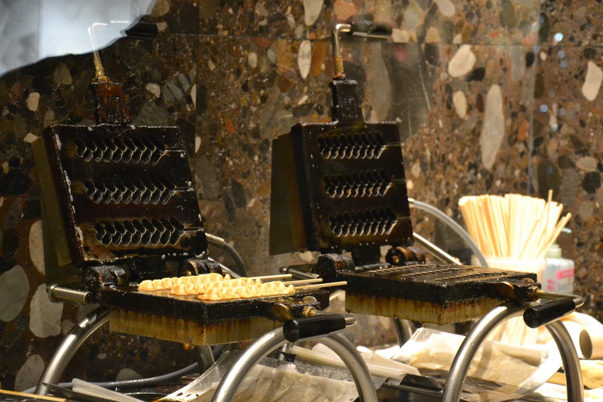 LittleKitchenIE's tweet photo. #belgium #waffle #loving #chocolate #loving #Brugge https://t.co/3KEMM89GcF