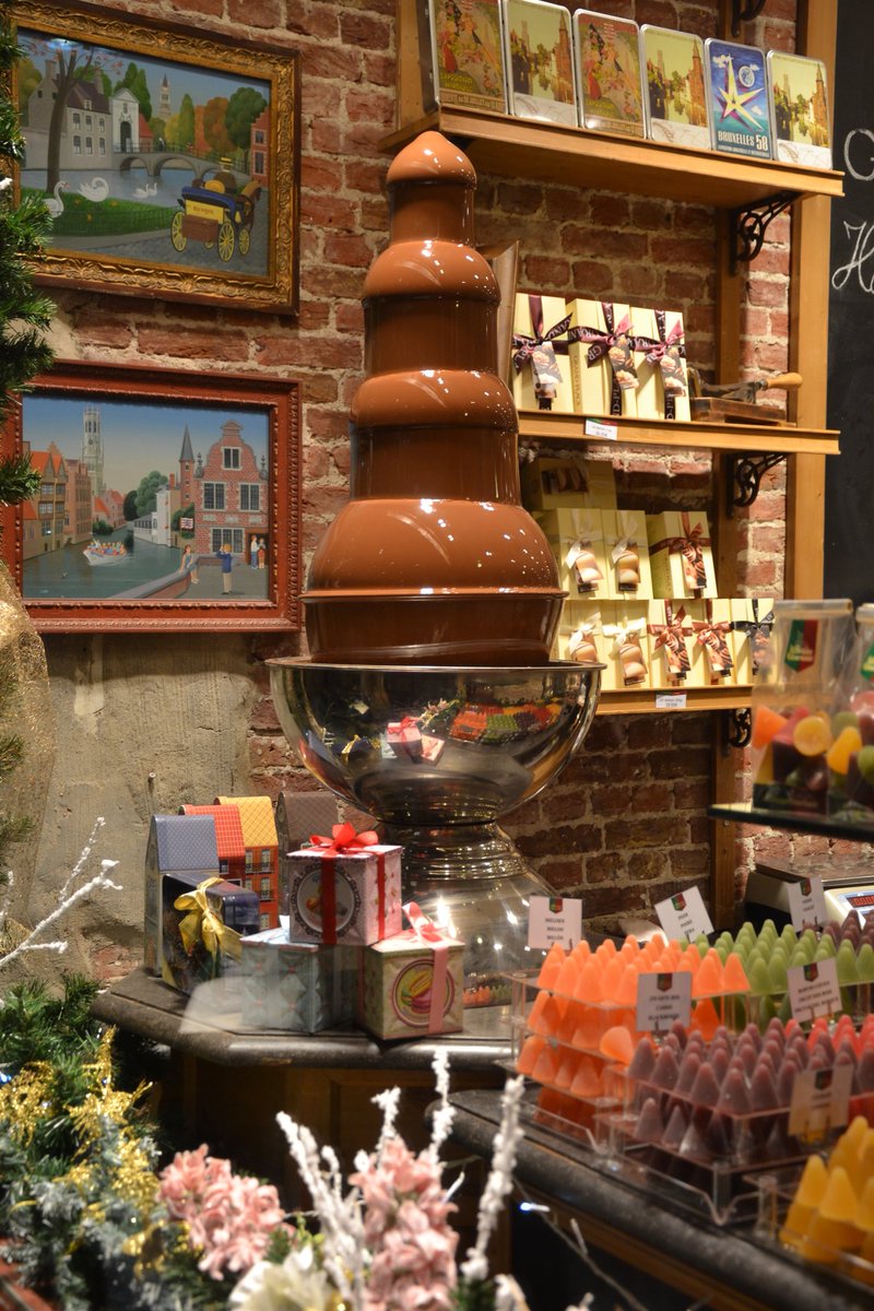 LittleKitchenIE's tweet photo. #belgium #waffle #loving #chocolate #loving #Brugge https://t.co/3KEMM89GcF