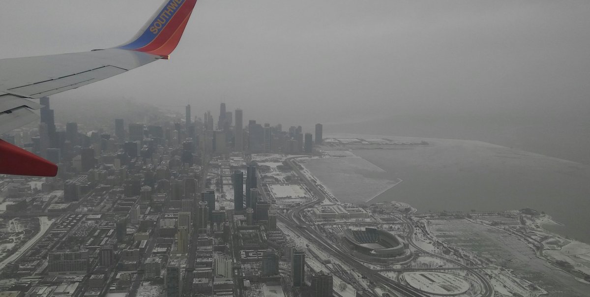 Paleonut_'s tweet photo. Hello Chicago! #ChiCon here I come! #Oops #WrongCon #WasWonderingWhyIPackedASwimsuit https://t.co/aJXFXS8v1M