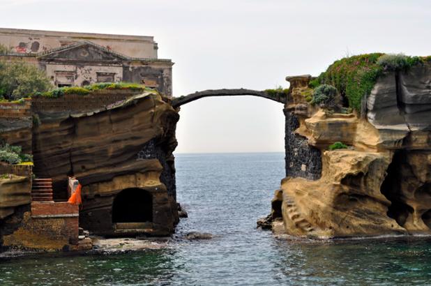 TripAtom's tweet photo. Gaiola Island is one of the minor islands of Naples, Italy ^)
#tripAtom #Italy #GaioleIslands #awesome https://t.co/XZd5YFAShq