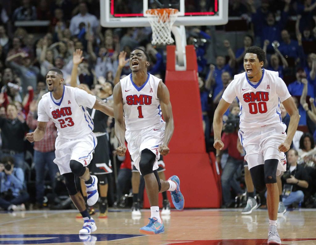 SPORTalkSMU's tweet photo. The SMU Mustangs are undefeated at 15-0! RETWEET if you think they will keep the streak alive tonight! #PonyUp https://t.co/tD8tLlLOak