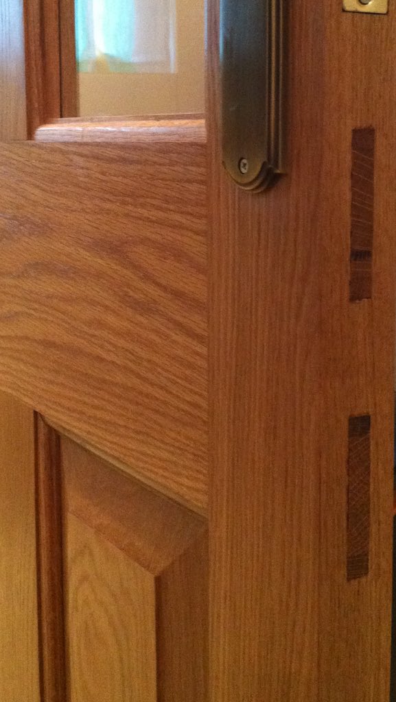 VaughanBespoke's tweet photo. Traditional, wedged mortise and tenon joints for maximum product stability https://t.co/ASI8EB1TM6