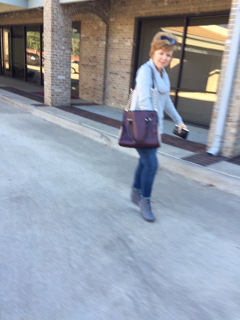chachi_mt's tweet photo. Y'all look at my moms slick style🐐 #coolestmomaward https://t.co/1MRVpwpsRf