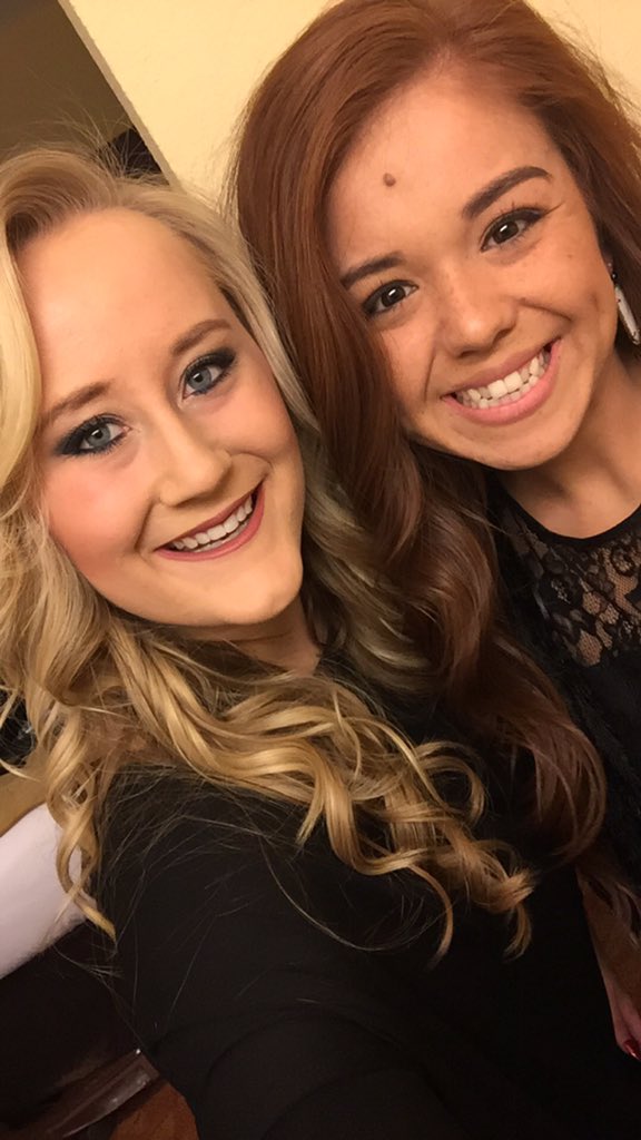 Tay_Arm's tweet photo. #whychio? Bc P. Texter is a chi o and have you met her?? 👽 https://t.co/f2NHaDa7rc
