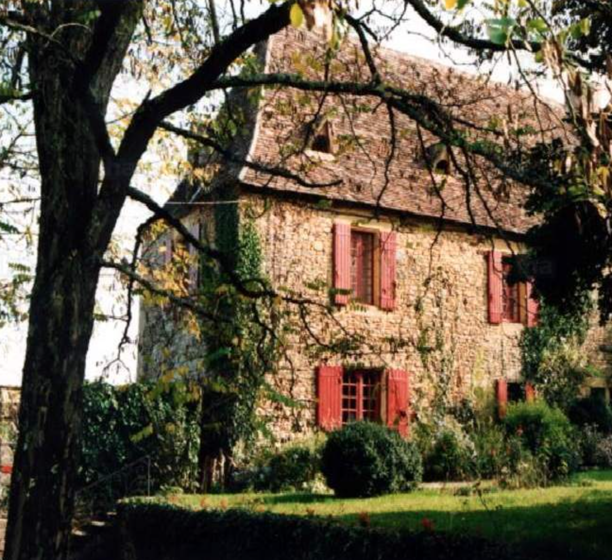 laorejadevgogh's tweet photo. Si todo va según el plan, en abril grabaremos en el estudio Du Manoir (Francia) un nuevo disco. https://t.co/b7GmN6Og2k