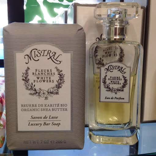 PatchouliRD's tweet photo. Déjate seducir por #WhiteFlowers de #MistralSoap una fragancia que captura el aroma de jazmín, gardenia y nardo. https://t.co/glj91BDI5z