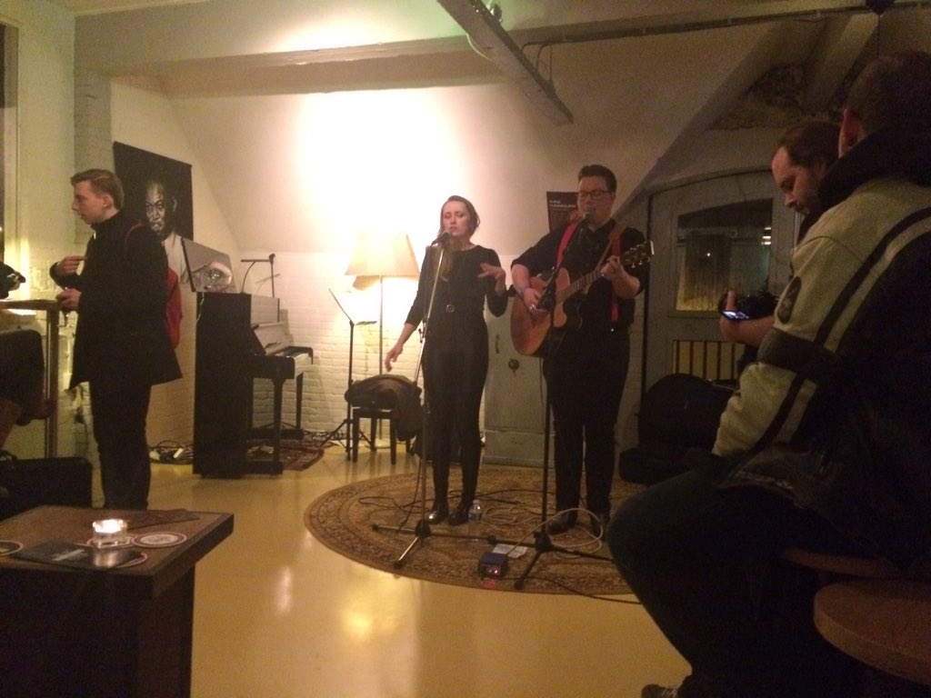 MaaikeT's tweet photo. De kop is eraf. #thenewpoor #eurosonic #brouwerijmartinus #groningen https://t.co/yvLi718pFD