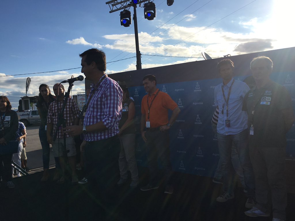 minturprensa's tweet photo. El sec de Turismo de la Nación, Alejandro Lastra junto al Gob de La Rioja @SergioGCasas en el vivac del @Dakar https://t.co/MCEoekmhir