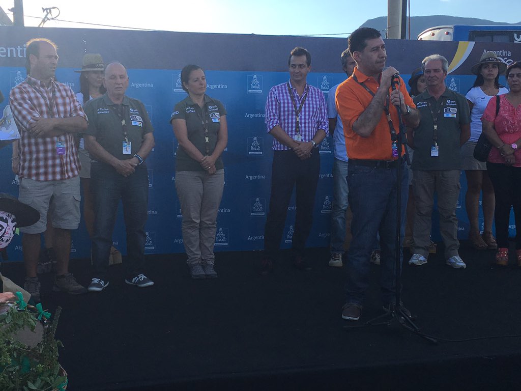 minturprensa's tweet photo. El sec de Turismo de la Nación, Alejandro Lastra junto al Gob de La Rioja @SergioGCasas en el vivac del @Dakar https://t.co/MCEoekmhir