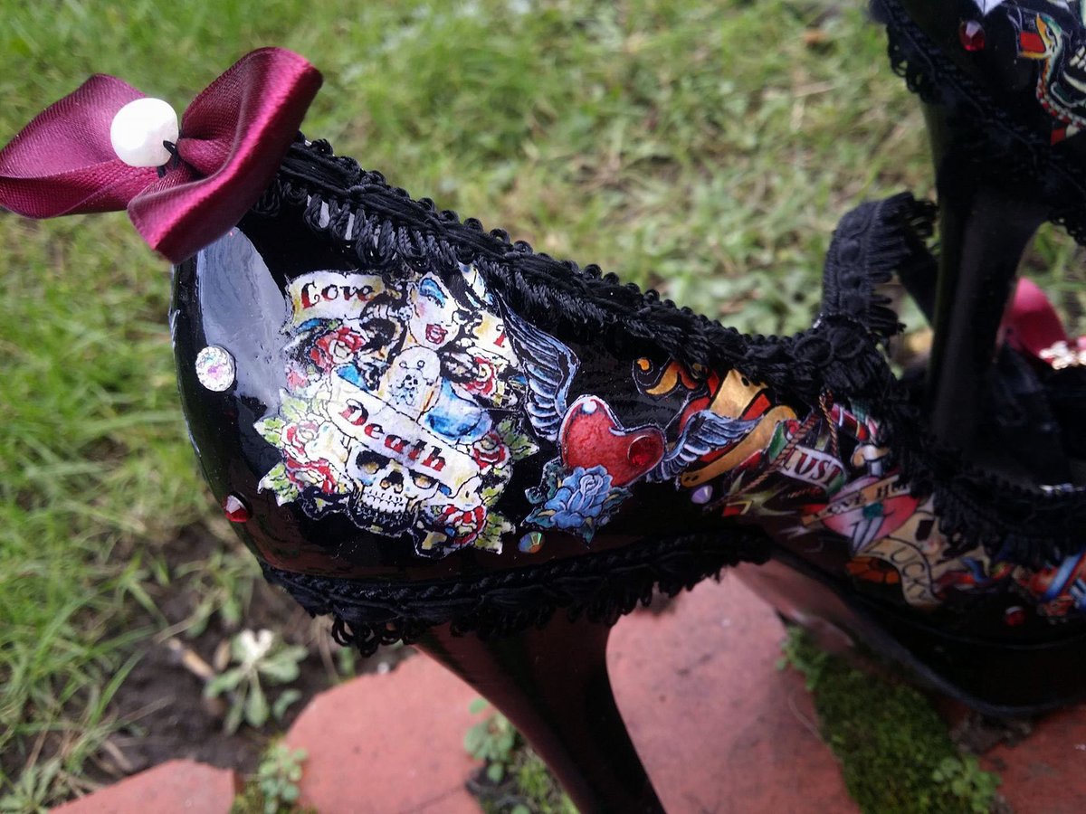 0customdesigns0's tweet image. For the #tattoo girls! @ukfashionblog @HighHeelVic @TheDailyTattoos @FreeFashionBlog @ShoeChick @AislingDee