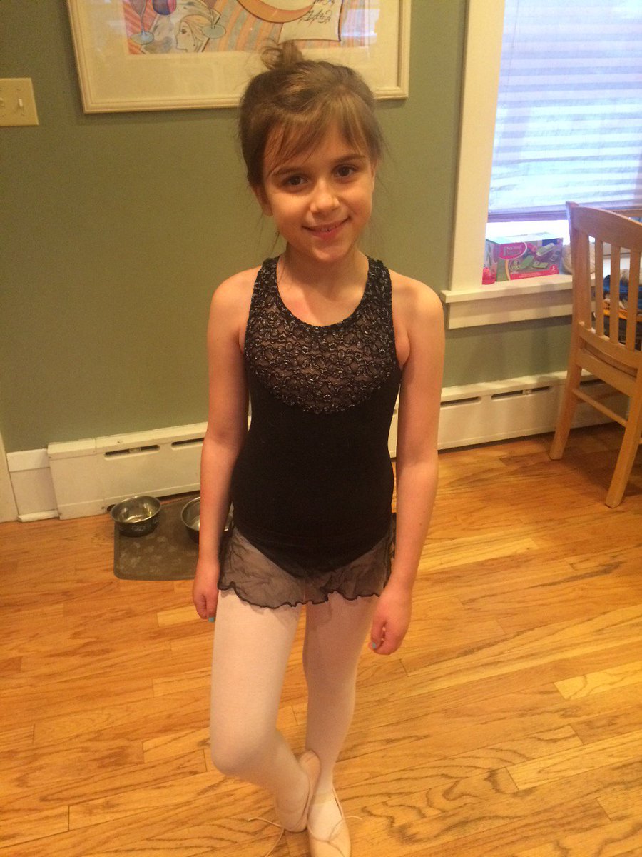 _ginamatteucci's tweet photo. First day of ballet! https://t.co/EdMXeZNqq7