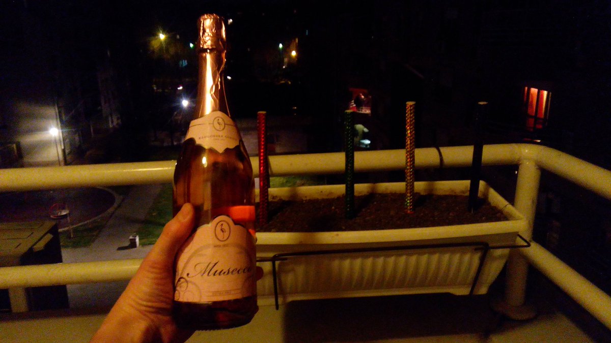 fabianvendrig's tweet photo. #bubblewine from #slo ,china fireworks: we're ready for #Orthodox #NewYear in #Beograd #Serbia : Srećna Nova Godina! https://t.co/1e2Exc8DmS