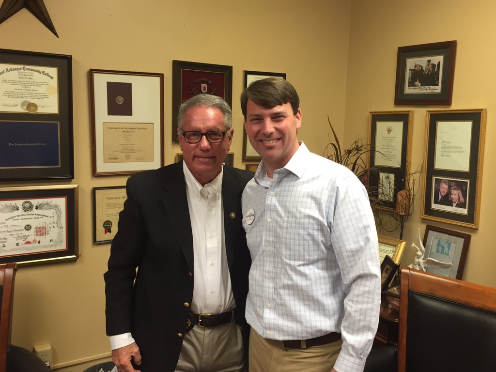 ConnerforAR's tweet image. Great conversation with St. Francis County Sheriff Bobby May in #ForrestCity to wrap up the day. #ARpx #ARSen