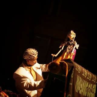 aeptsaepudin's tweet photo. Dalang riyan triana #IMS_Wayang https://t.co/LL1XDOd5G5