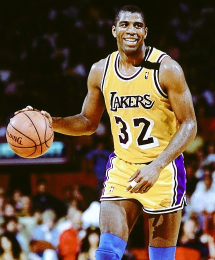 NBACafept's tweet photo. A #ESPN divulgou a lista dos 10 melhores bases da #NBA, @MagicJohnson ficou em primeiro, @StephenCurry30 em quarto. https://t.co/u9E7TuNpIJ