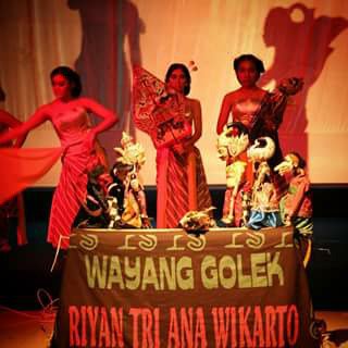 aeptsaepudin's tweet photo. @IMS_NET Pementasan Drama klasik jaya perbangsa Pendidikan bhasa daerah 2015 UPI 
#IMS_Wayang https://t.co/bwMbV6MpvW