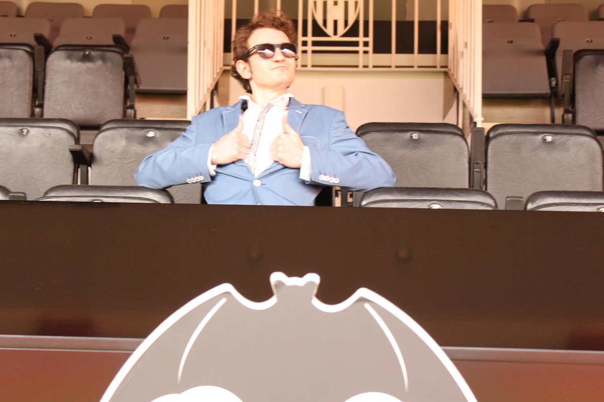 ActorRafa's tweet image. On the chair club president of #Valencia CF
Very nice... :-)