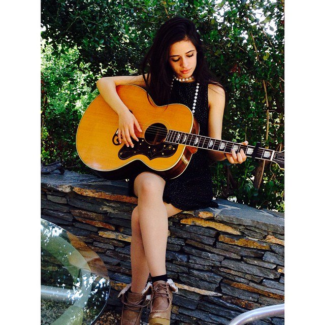 alexXDionicio's tweet photo. Camila &amp; Una Guitarra = Perfección 

#5HBestFans2016
#HarmonizersShazam
#5HBRITsPerformance https://t.co/7yll32QVeP