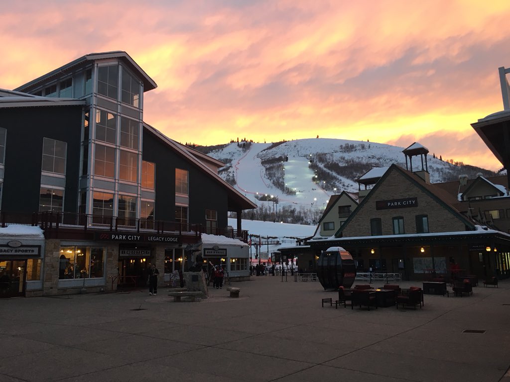 PCski's tweet photo. Sunset over the Park City Base Area. #OneParkCity https://t.co/VOe3Tvu2zO