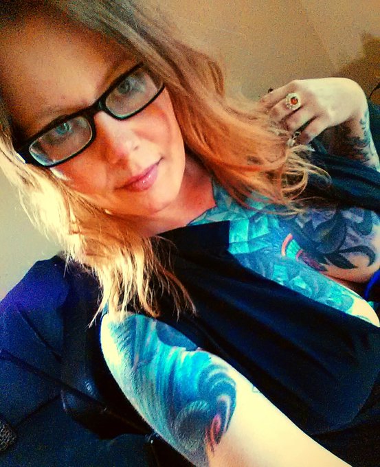 #selfie https://t.co/cDdjw2D7us<a href="/tag/selfie"class="tags">#selfie</a>