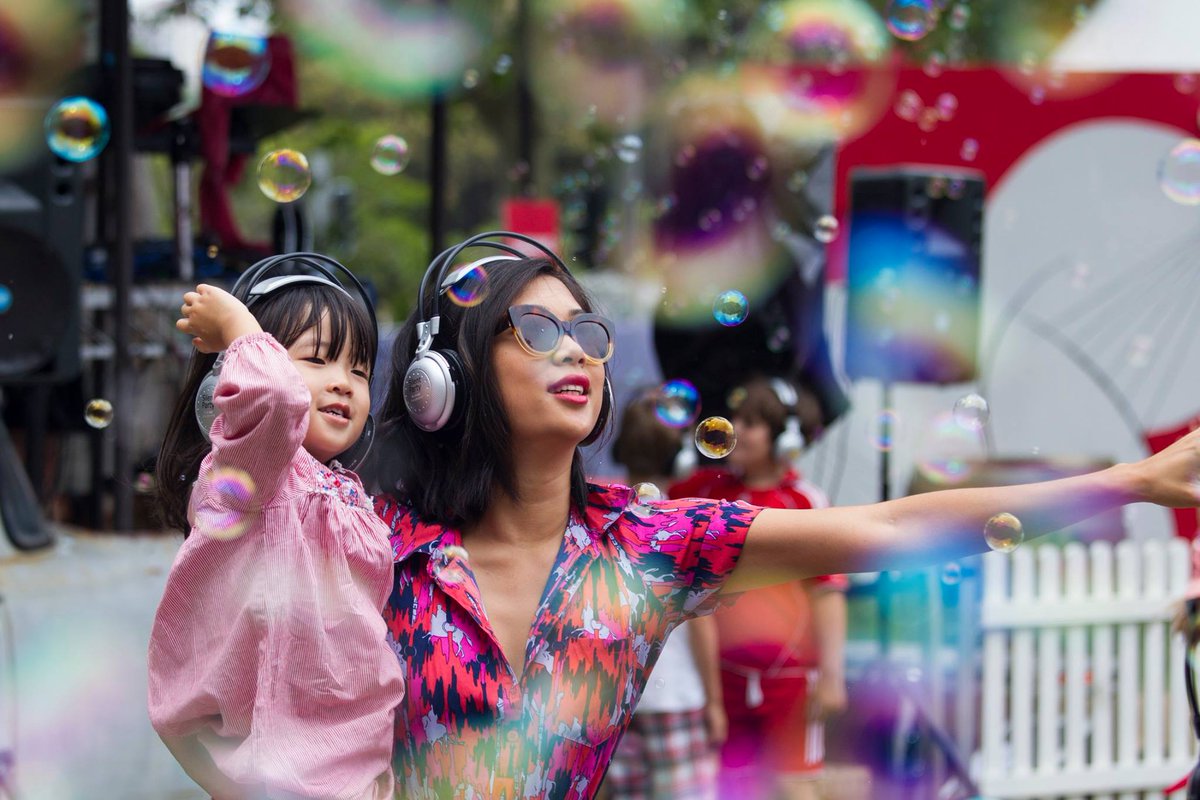sydney_festival's tweet photo. This is Bubble Disco! Headphones are provided, all you need to do is dance! https://t.co/LMjTzTcAoY | #SydFest https://t.co/7hQ1cQFCmN