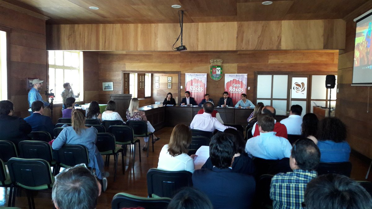 PtovarasTurismo's tweet photo. Lanzamiento Fiesta de Las Rosas #PuertoVaras 2016 |Del 5 al 14 Feb Invita Alcalde Berger @muniptovaras #VeranoAlegre https://t.co/mUsviCBy7h