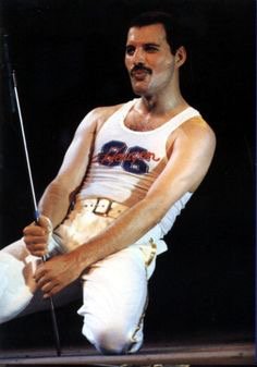 FatKeystrokes's tweet image. Freddie Mercury invented selfie stick