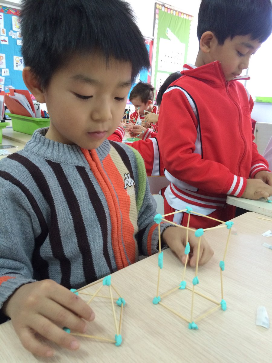 Grade1Beijing's tweet photo. I'm thinking of four 2-D shapes and five 3-D shapes.  What could they be? #mathinquiry #myCISB https://t.co/4fUKQafR7W