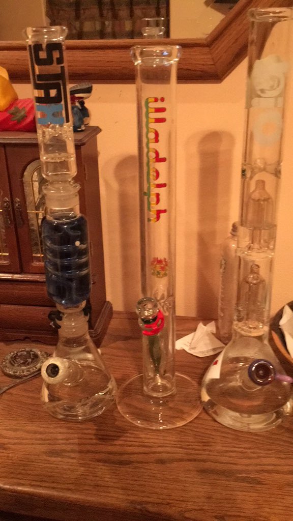 MnMhighthoughts's tweet photo. Some of my collection😻 #bongs #bongcollection #staxbong #illadelph #illadelphglass #bio #bonnie #stoneypancake #weed https://t.co/WFhTTV1Mk5