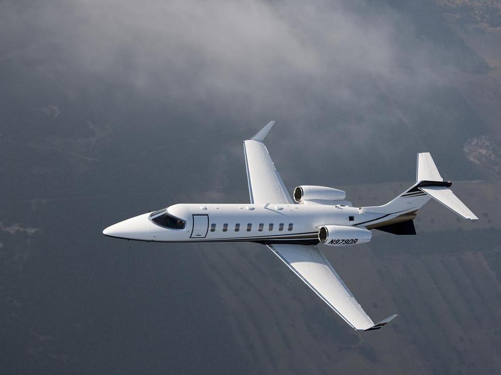 DeltaBravo33's tweet image. Instagram : by n350sl - Is there a bad angle on the Lear? I think not. #airtoair #Lear45 #learjet #formationFlying …