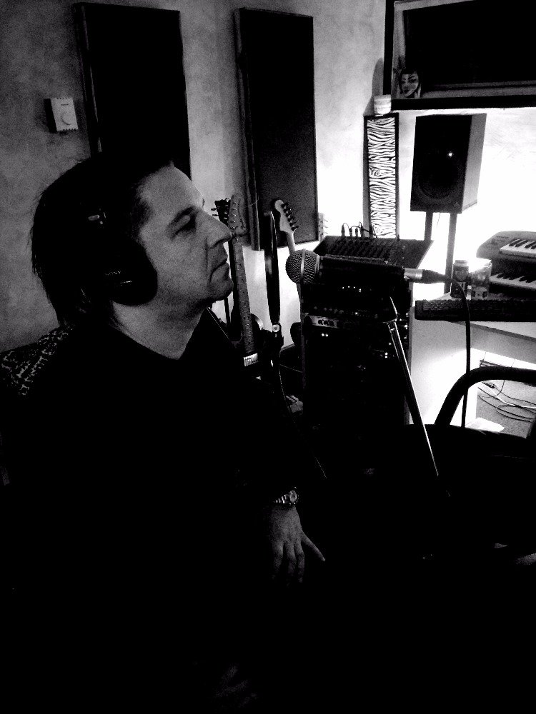 MatJolyMusic's tweet photo. We work non stop, new tunes on the way! Check us out on https://t.co/H3P1TYmDZj https://t.co/6qVZq8yIS1