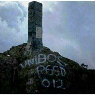 Wih,anak unibos pgsd 2012 disuruh sekolah tinggi2 untuk mengotori Alam..apa-apaan Ini... #Unibos45 #TribunTimur