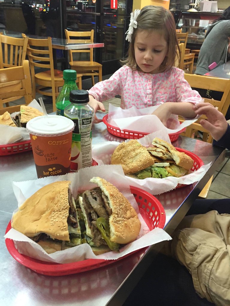 Paulsanchez408's tweet photo. Tortas #comidamexicana #tengohambre #eastsideSJ #SanJose #CaliLiving #familia https://t.co/NEVWk21aQ6