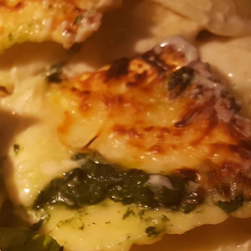 SandrasCooking's tweet photo. Sandra's,
 Baked Cheese and Spinach Ravioli Alfredo.....So tasty! https://t.co/5DKEsLgw6x