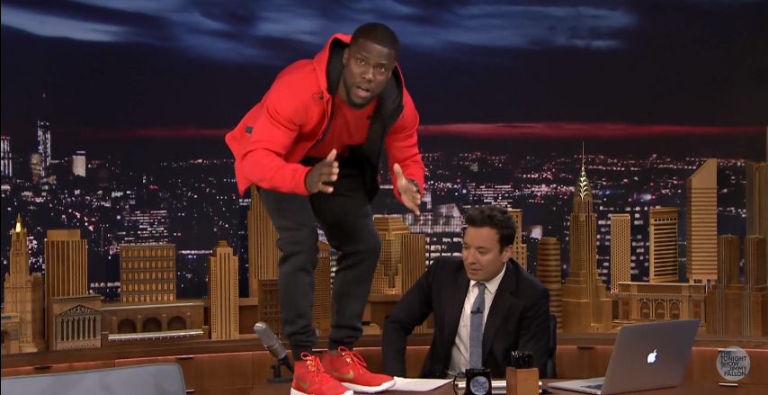 SneakerNews's tweet photo. Kevin Hart debuts his Nike signature, the #HustleHart https://t.co/CMgkqxL38M https://t.co/r2ABxng4DE