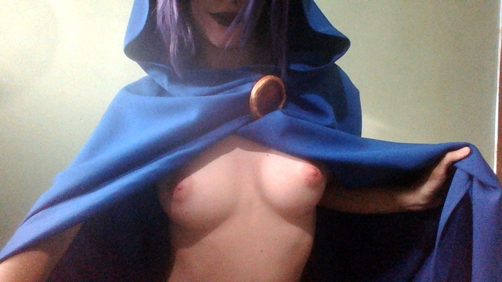 Nude raven cosplay