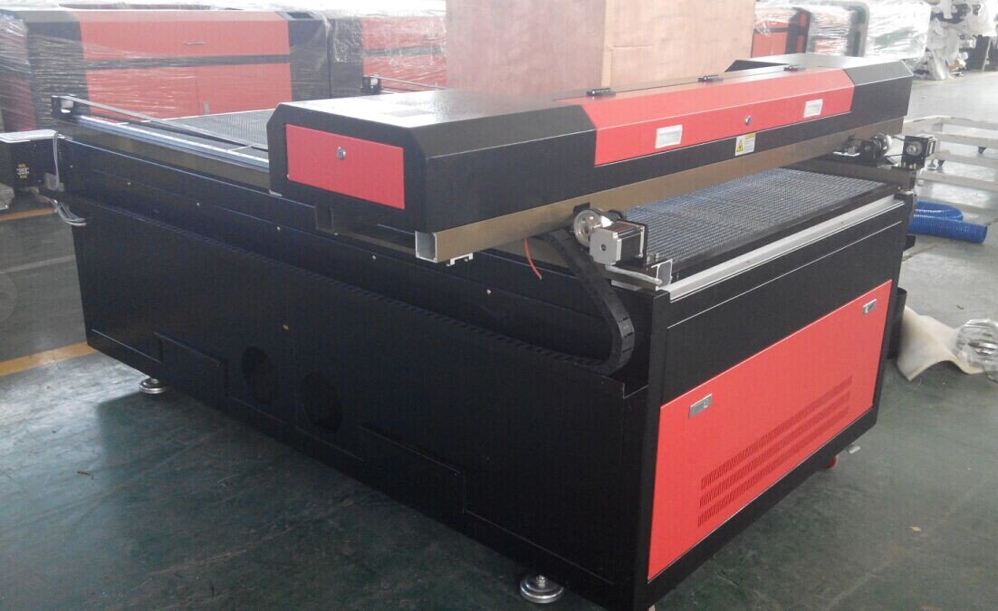 elecncrouter's tweet image. ELE1325 laser engraving machine from Jinan Blue Elephant CNC Machinery Company.