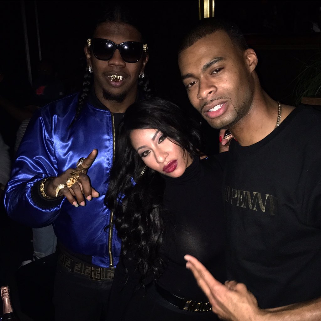 jeremysimage's tweet photo. We in the building @hazelebaby @trinidadjamesgg #JeremysImage 😼snapchat: JeremysImage & HazelE https://t.co/9ANaT10wrp