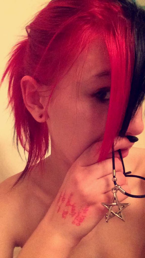 devilstamer's tweet image. Late night baths to @HotelBooks  playing on my tablet. ❣