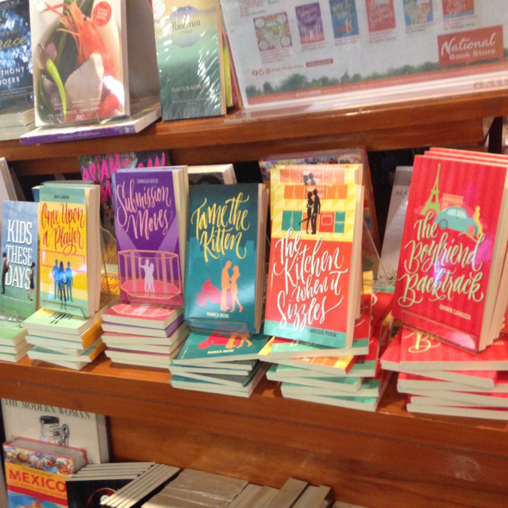 minavesguerra's tweet image. #LunaEast and #SparkBooks at NBS Greenbelt 📚❤️